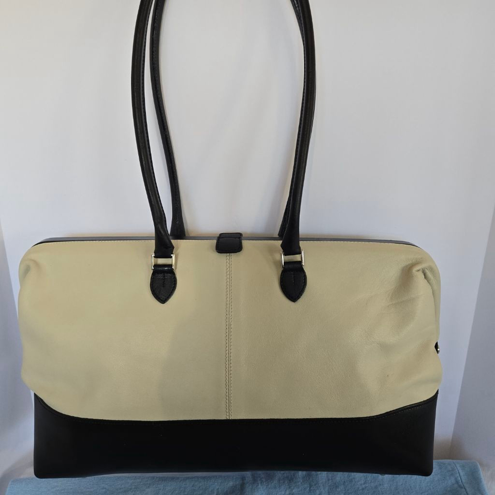 Vintage Furla Two Toned Cream & Black Leather "Doctors" Satchel Handbag - Picture 2 of 15